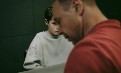 Adolescence, la série qui secoue le Royaume Unis