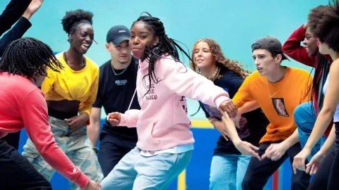 « Allons Enfants » d’Alban Teurlai et Thierry Demaizières : Vous dansiez ? Eh bien, parlez maintenant.