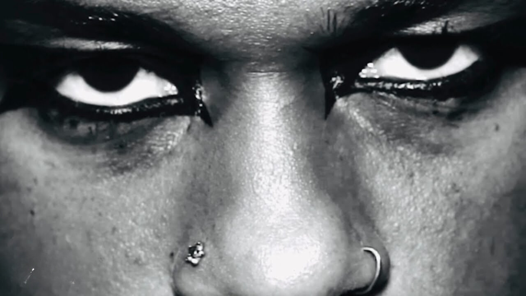 Avec Duckwrth, le gris n’a jamais été aussi intense