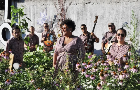 Avec Les Pythons de la Fournaise, l’amour peut être à la fois doux et sorcier