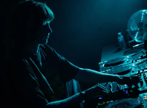 CHLOE DJ et productrice, JEAN FELZINE auteur et compositeur, sont les sélecteurs du soir