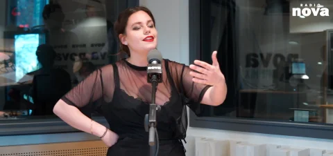 En images : Mahaut porte un Toast à “la tise”