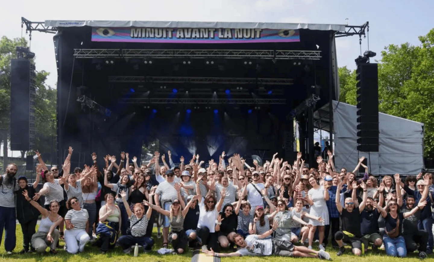 Douceur lucide et scènes partagées : Miki devant public du festival Minuit Avant La Nuit, à Amiens
