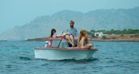 MOURIR À IBIZA d’Anton Balekdjian, Léo Couture et Mattéo Eustachon