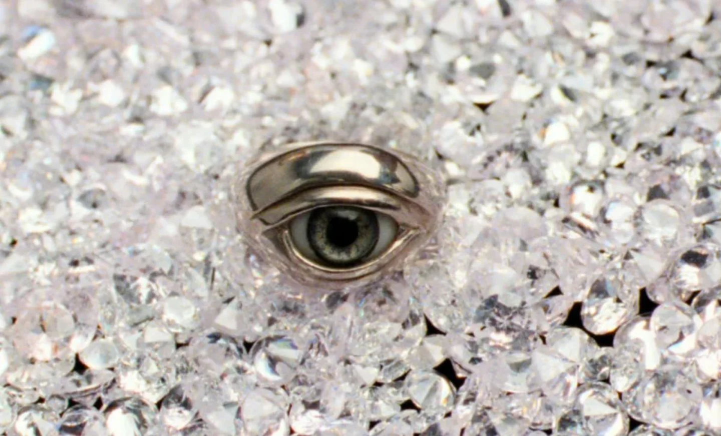 Reflets dans un diamant mort x Au rythme de Vera