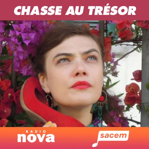 Rosemary Standley se prête au jeu de la « Chasse au trésor »