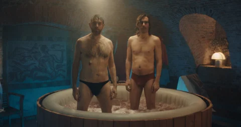 TOUT FOUT LE CAMP de Sébastien Betbeder