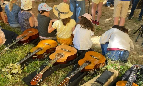 Une partition et un micro dans le cartable : Tous À La Musique, dès le collège