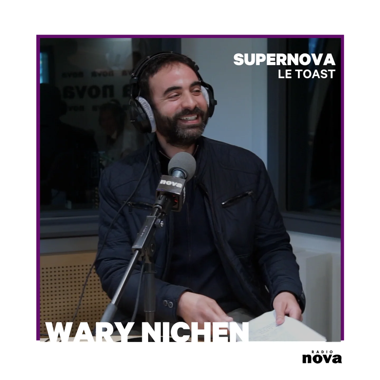 Wary Nichen porte un Toast à Barcelone